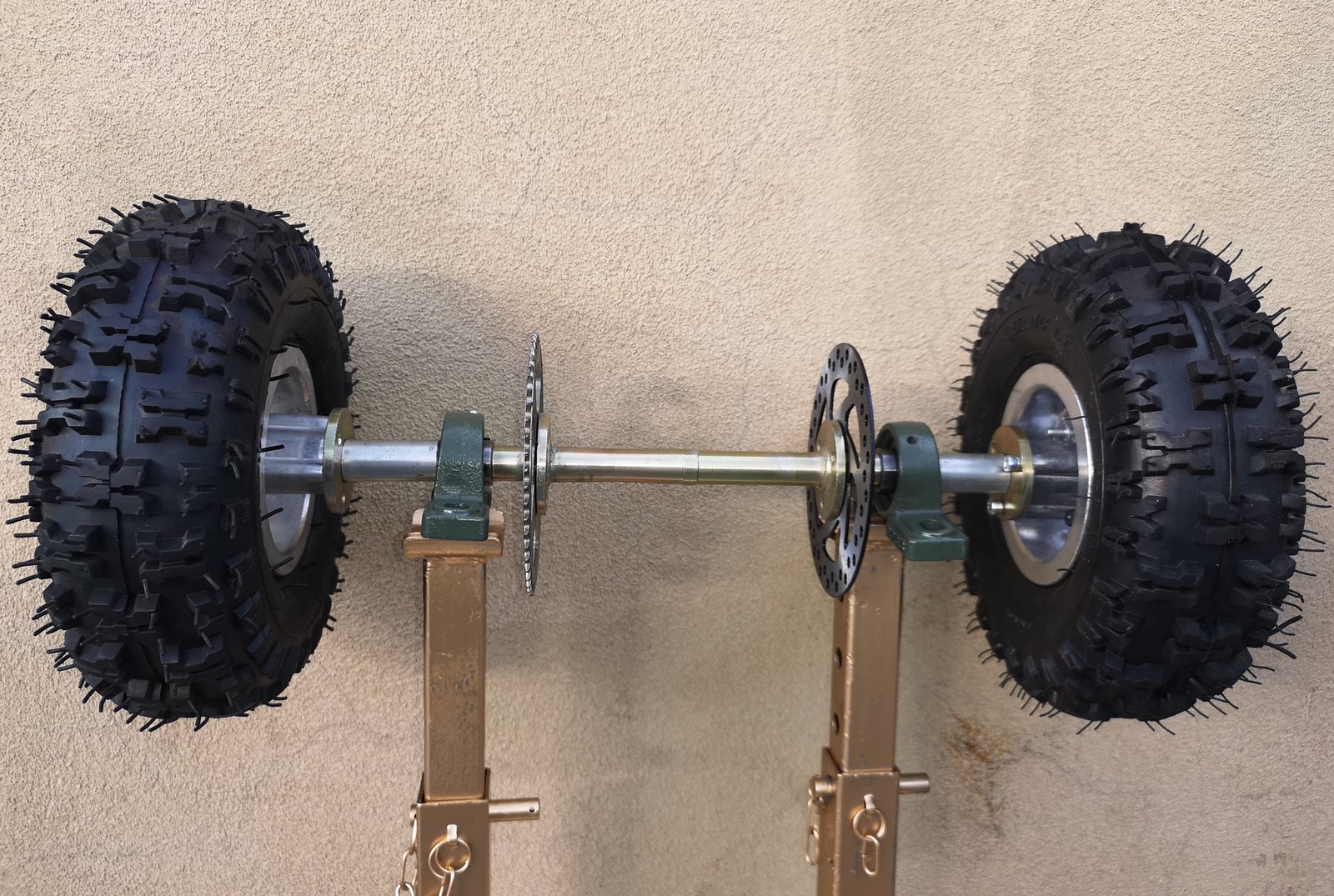 1 Week Lead Time) 26″ Rock Trike Axle with Hardware